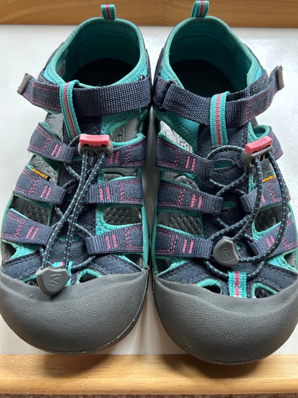 Big Kid Keen Water shoes 6